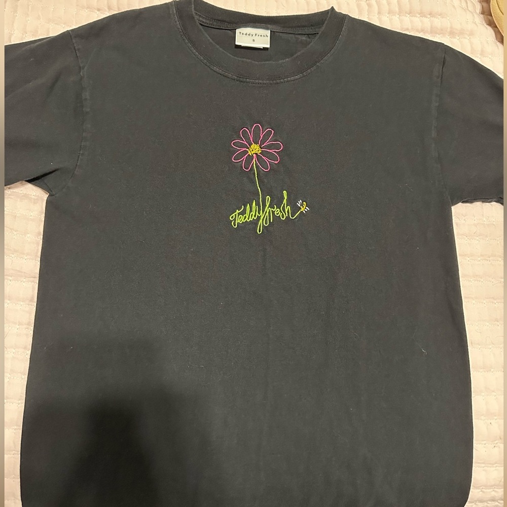 Unisex Teddy Fresh flower tee